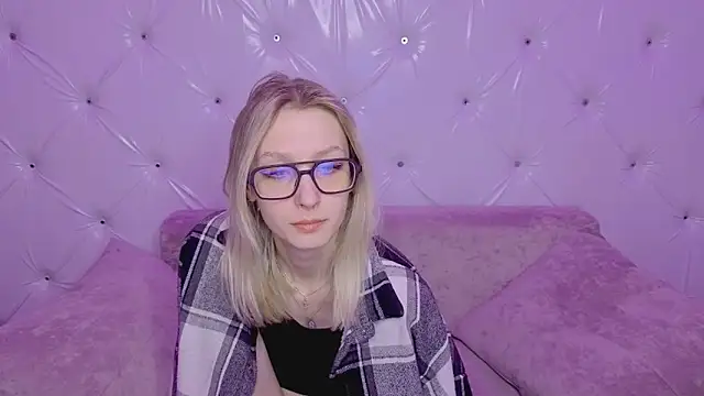 Snapshot of Akiro_Kim7 chatting on 02/24/26, 01:47 Akiro Kim7 online show from 02/24/26, 01:47