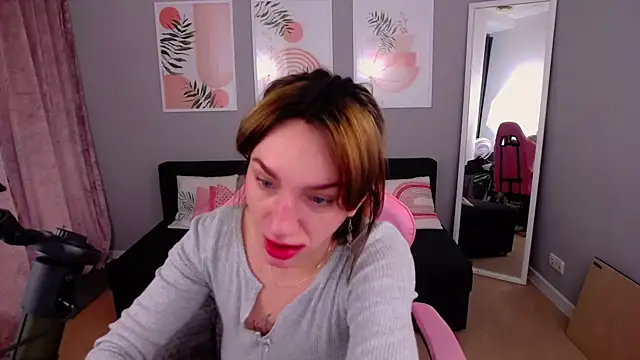 Snapshot of PollyRoseX chatting on 02/13/26, 07:26 PollyRoseX online show from 02/13/26, 07:26