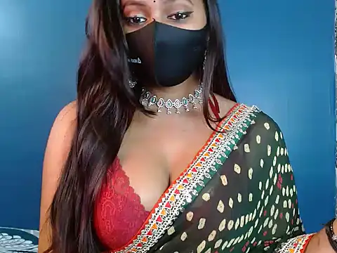 Snapshot of Hotginni4 chatting on 02/13/26, 04:14 Hotginni4 online show from 02/13/26, 04:14