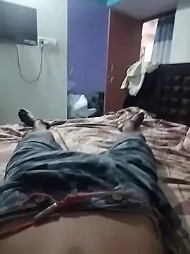 tamilpaiyan989 online show from 04/13/26, 07:58