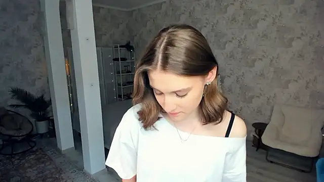 Snapshot of LianneBynon chatting on 03/01/26, 08:16 LianneBynon online show from 03/01/26, 08:16