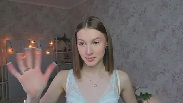 LianneBynon online show from 05/16/26, 08:22