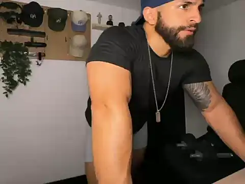 Snapshot of SamDornan51 chatting on 02/08/26, 11:08 SamDornan51 online show from 02/08/26, 11:08