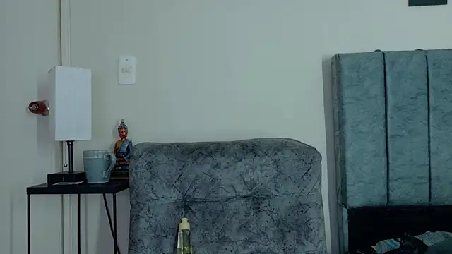 Snapshot of NatalyGuzman26 chatting on 03/20/26, 12:26 NatalyGuzman26 online show from 03/20/26, 12:26