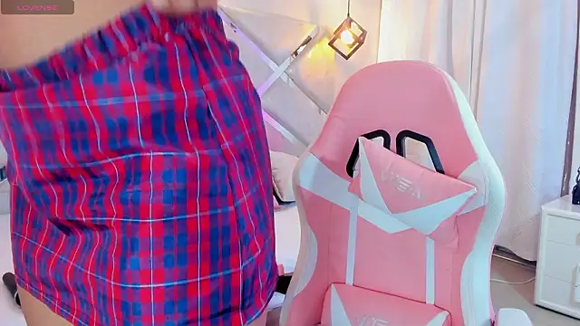 Snapshot of karlaa_megan chatting on 02/17/26, 09:10 karlaa megan online show from 02/17/26, 09:10