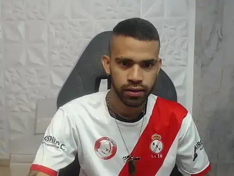 Snapshot of chacorta_ chatting on 02/10/26, 01:04 chacorta online show from 02/10/26, 01:04