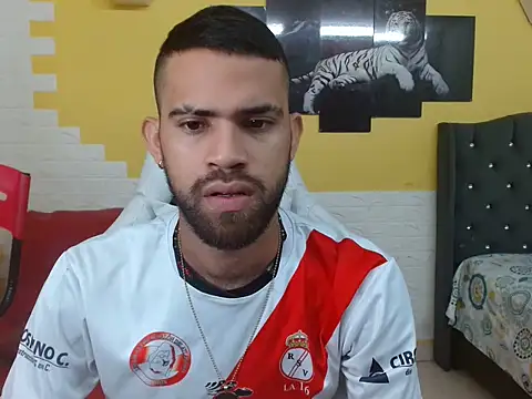 Snapshot of chacorta_ chatting on 03/27/26, 12:49 chacorta online show from 03/27/26, 12:49