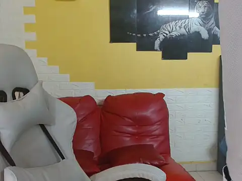 Snapshot of chacorta_ chatting on 04/07/26, 01:11 chacorta online show from 04/07/26, 01:11