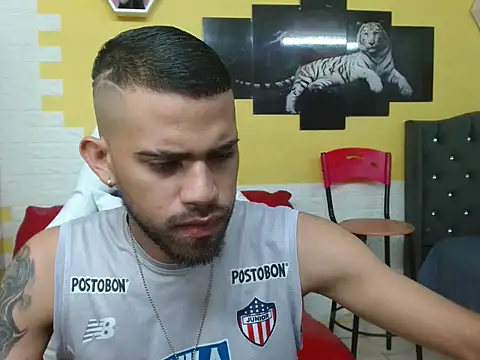 Snapshot of chacorta_ chatting on 04/11/26, 01:59 chacorta online show from 04/11/26, 01:59