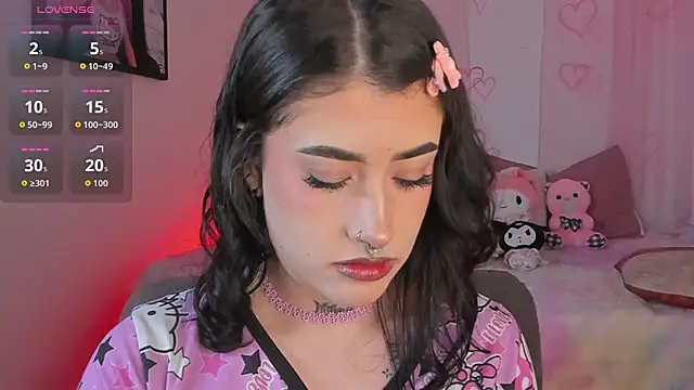 Snapshot of Tamara_uwu chatting on 02/20/26, 10:32 Tamara uwu online show from 02/20/26, 10:32