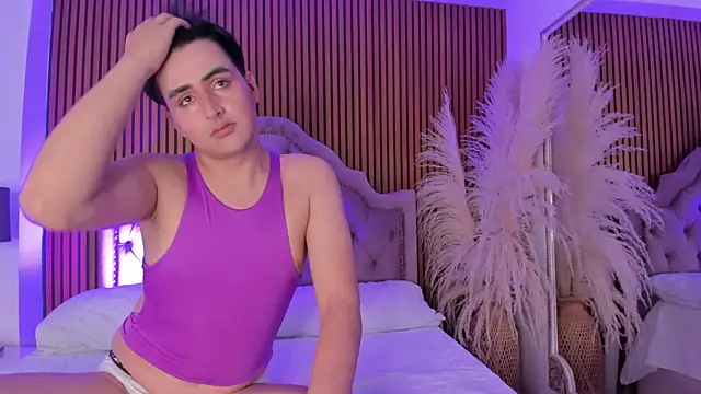 Snapshot of noahWolff_ chatting on 02/15/26, 04:42 noahWolff online show from 02/15/26, 04:42