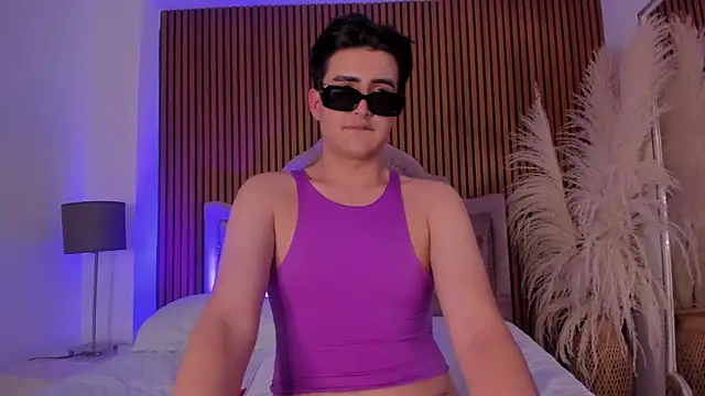 Snapshot of noahWolff_ chatting on 02/15/26, 07:51 noahWolff online show from 02/15/26, 07:51