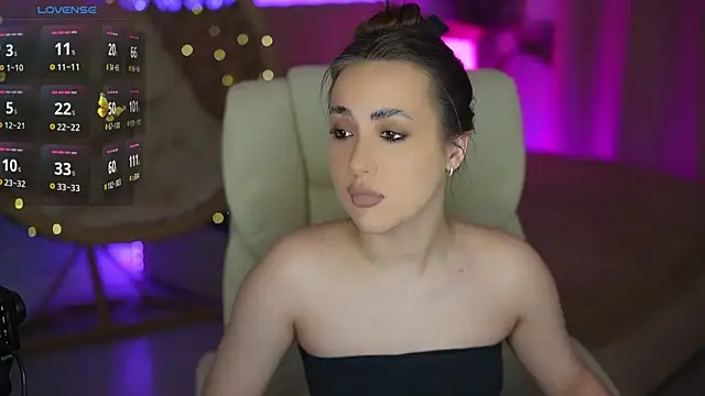 OliviaMoore  online show from 03/11/26, 02:23