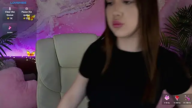 OliviaMoore  online show from 03/18/26, 08:01