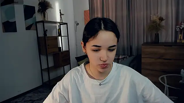 AvantgardAlone online show from 02/08/26, 09:45