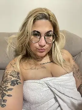 Snapshot of esposatattoo chatting on 02/21/26, 12:55 esposatattoo online show from 02/21/26, 12:55