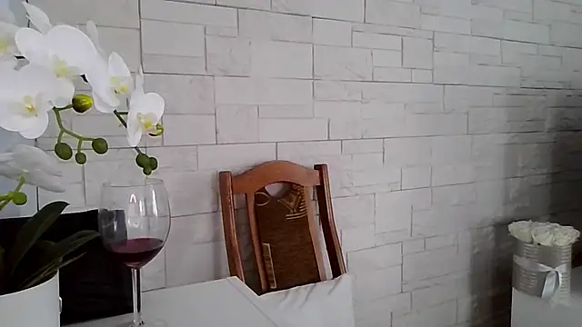 JuliaLovely online show from 04/14/26, 02:01