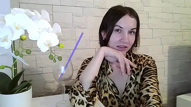 Snapshot of JuliaLovely chatting on 06/05/26, 06:35 JuliaLovely online show from 06/05/26, 06:35