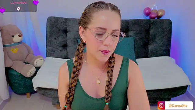 Snapshot of DannaCouper_ chatting on 03/30/26, 10:49 DannaCouper online show from 03/30/26, 10:49