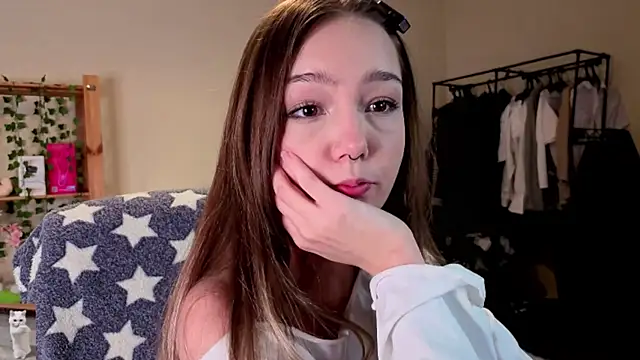 HoneyComfy online show from 04/14/26, 02:23