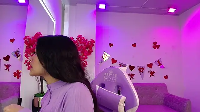 Snapshot of Maddie_T18 chatting on 02/17/26, 11:18 Maddie T18 online show from 02/17/26, 11:18