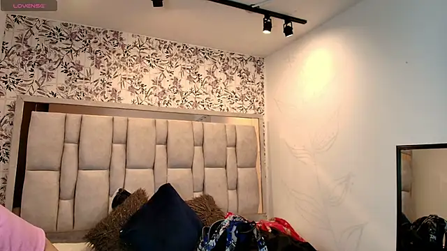 Snapshot of Emily__Cute__ chatting on 02/26/26, 08:41 Emily Cute online show from 02/26/26, 08:41