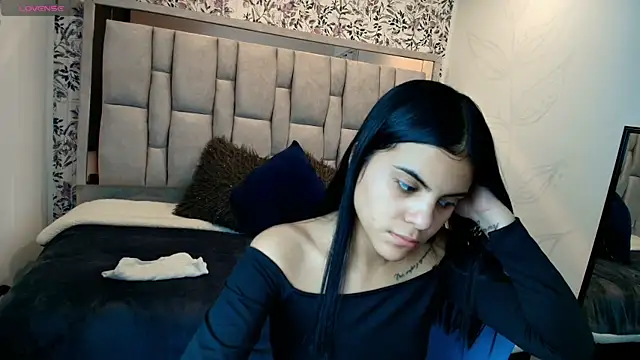 Snapshot of Emily__Cute__ chatting on 02/27/26, 09:04 Emily Cute online show from 02/27/26, 09:04