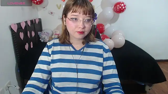 Cherrybloom692 online show from 02/16/26, 06:20