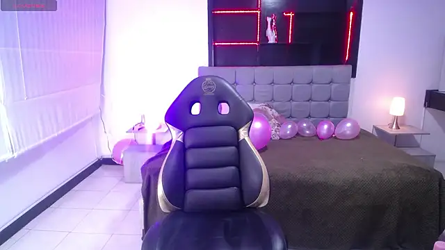 Snapshot of Perla_lovely_ chatting on 02/15/26, 12:25 Perla lovely online show from 02/15/26, 12:25