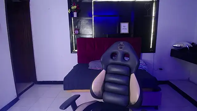 Snapshot of Perla_lovely_ chatting on 03/28/26, 12:27 Perla lovely online show from 03/28/26, 12:27