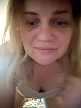 Snapshot of VitniKis chatting on 02/24/26, 10:35 VitniKis online show from 02/24/26, 10:35