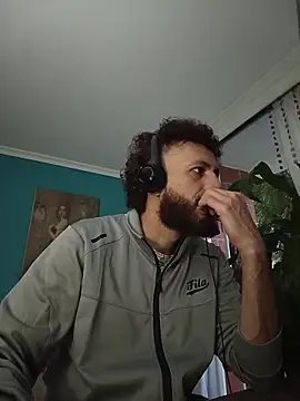 Snapshot of kauzZhomi chatting on 02/04/26, 11:38 kauzZhomi online show from 02/04/26, 11:38