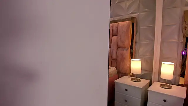Paris Velvet online show from 06/01/26, 10:33