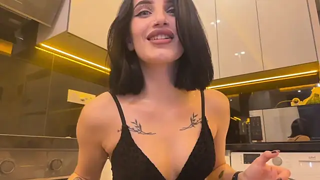 Snapshot of BlackFox_V chatting on 02/04/26, 08:58 BlackFox V online show from 02/04/26, 08:58