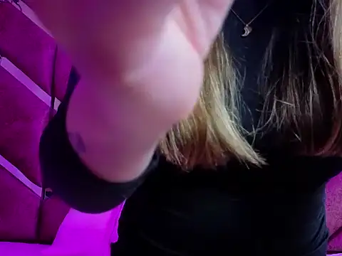 EmberCooper  online show from 04/17/26, 03:42