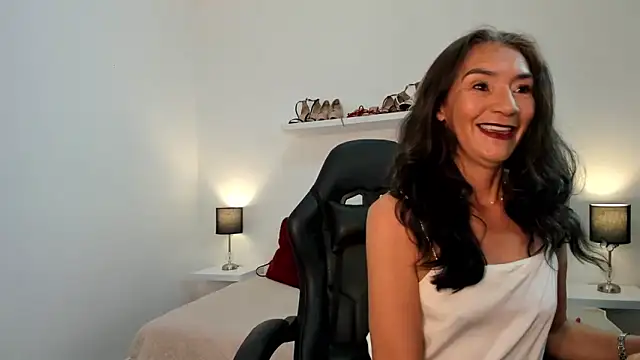 Emma Mendozaa online show from 02/16/26, 11:39