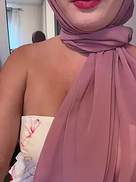 -pinkladyy- online show from 05/27/26, 05:54