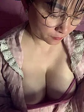 Snapshot of Star-sweet01 chatting on 02/11/26, 05:34 Star-sweet01 online show from 02/11/26, 05:34