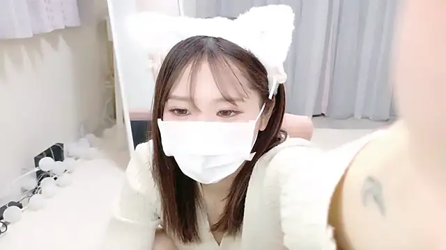 Snapshot of _MIYUnya chatting on 02/13/26, 10:22 MIYUnya online show from 02/13/26, 10:22