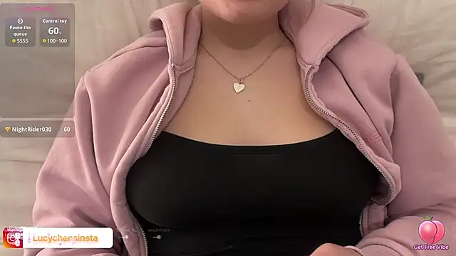 Snapshot of Lucyschickt chatting on 02/19/26, 06:15 Lucyschickt online show from 02/19/26, 06:15