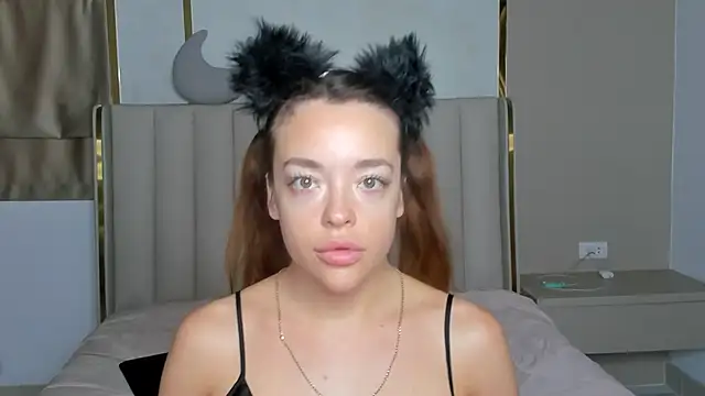 stellaa quenn online show from 02/11/26, 12:15