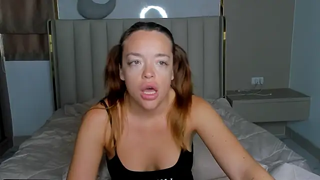 stellaa quenn online show from 03/21/26, 12:04