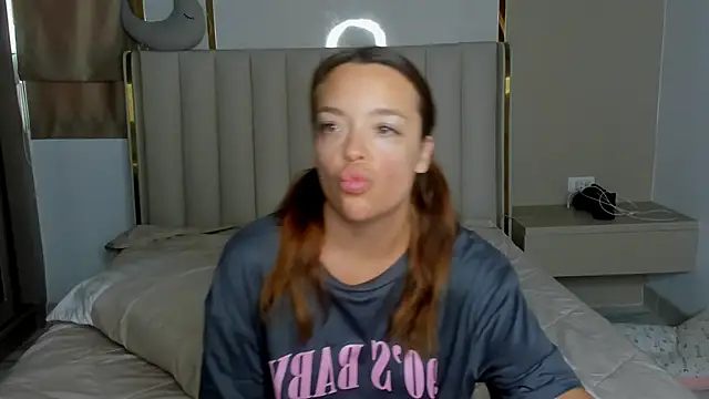 stellaa quenn online show from 04/10/26, 12:05