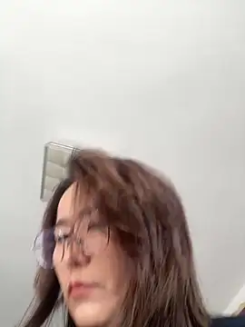 Snapshot of Youyou_12 chatting on 02/06/26, 06:51 Youyou 12 online show from 02/06/26, 06:51