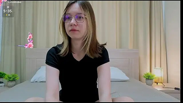 alorenna online show from 02/12/26, 06:19