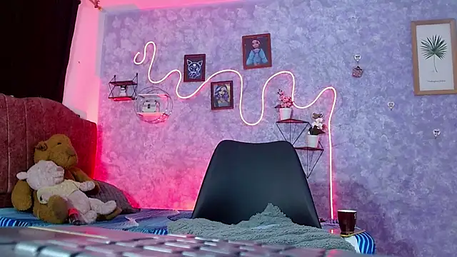 Snapshot of Everlin__Hot_ chatting on 02/07/26, 11:14 Everlin Hot online show from 02/07/26, 11:14