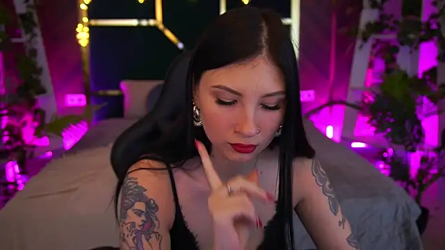 Snapshot of LunaaMay chatting on 02/17/26, 09:06 LunaaMay online show from 02/17/26, 09:06