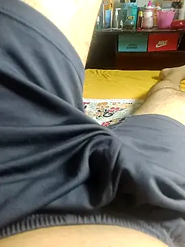 Snapshot of putopau15 chatting on 02/19/26, 02:02 putopau15 online show from 02/19/26, 02:02