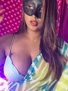 queen-panda online show from 04/25/26, 05:54