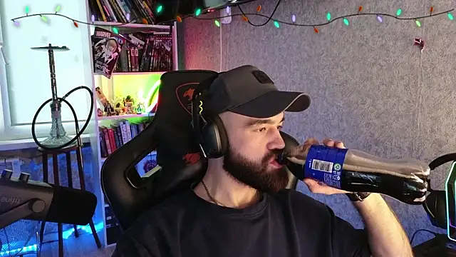 Snapshot of _Mostly_ chatting on 02/14/26, 05:48 Mostly online show from 02/14/26, 05:48